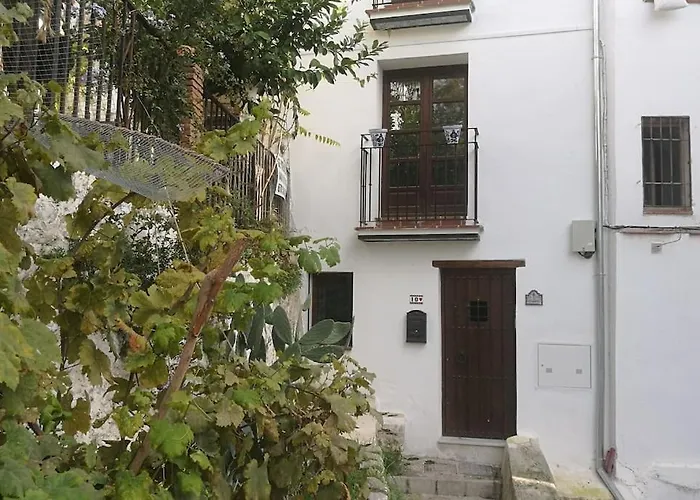 Cerca De La Alhambra, La Casa Del Cuento, Primero